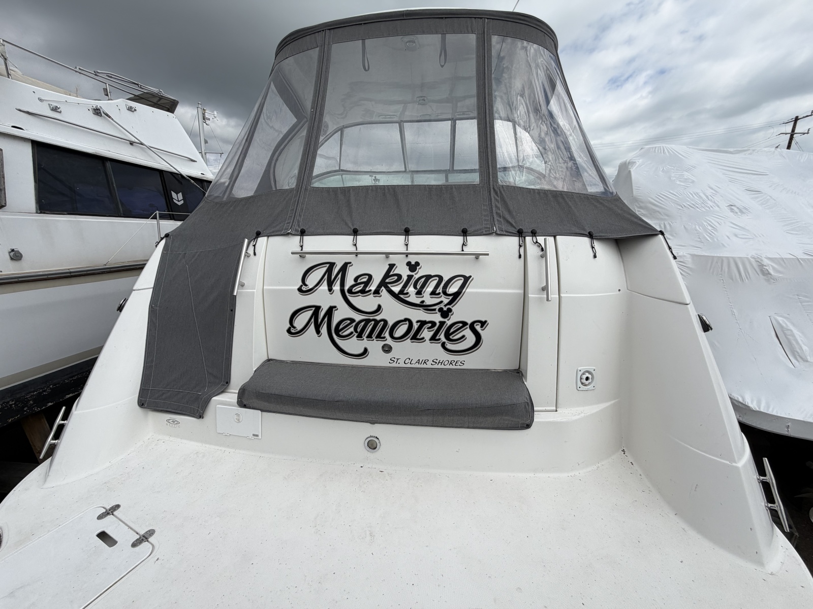 2013 Rinker 360 Express Cruiser