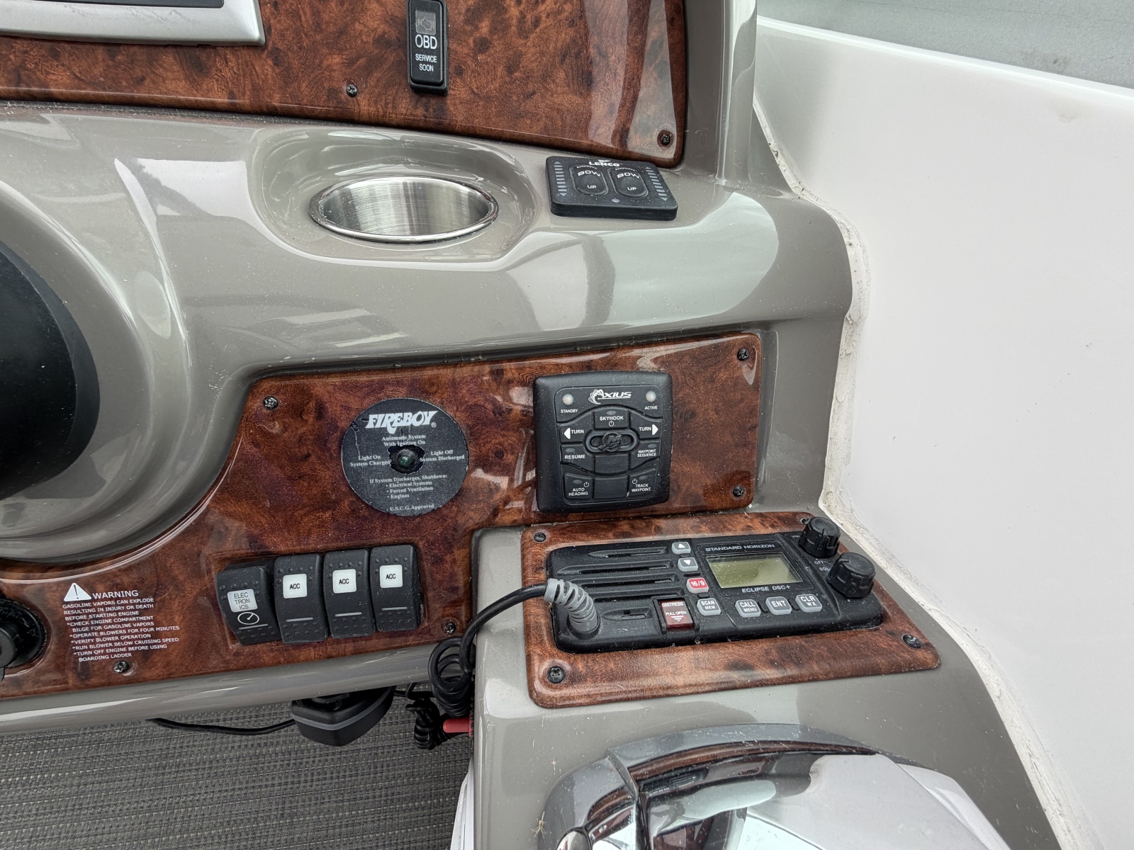 2013 Rinker 360 Express Cruiser