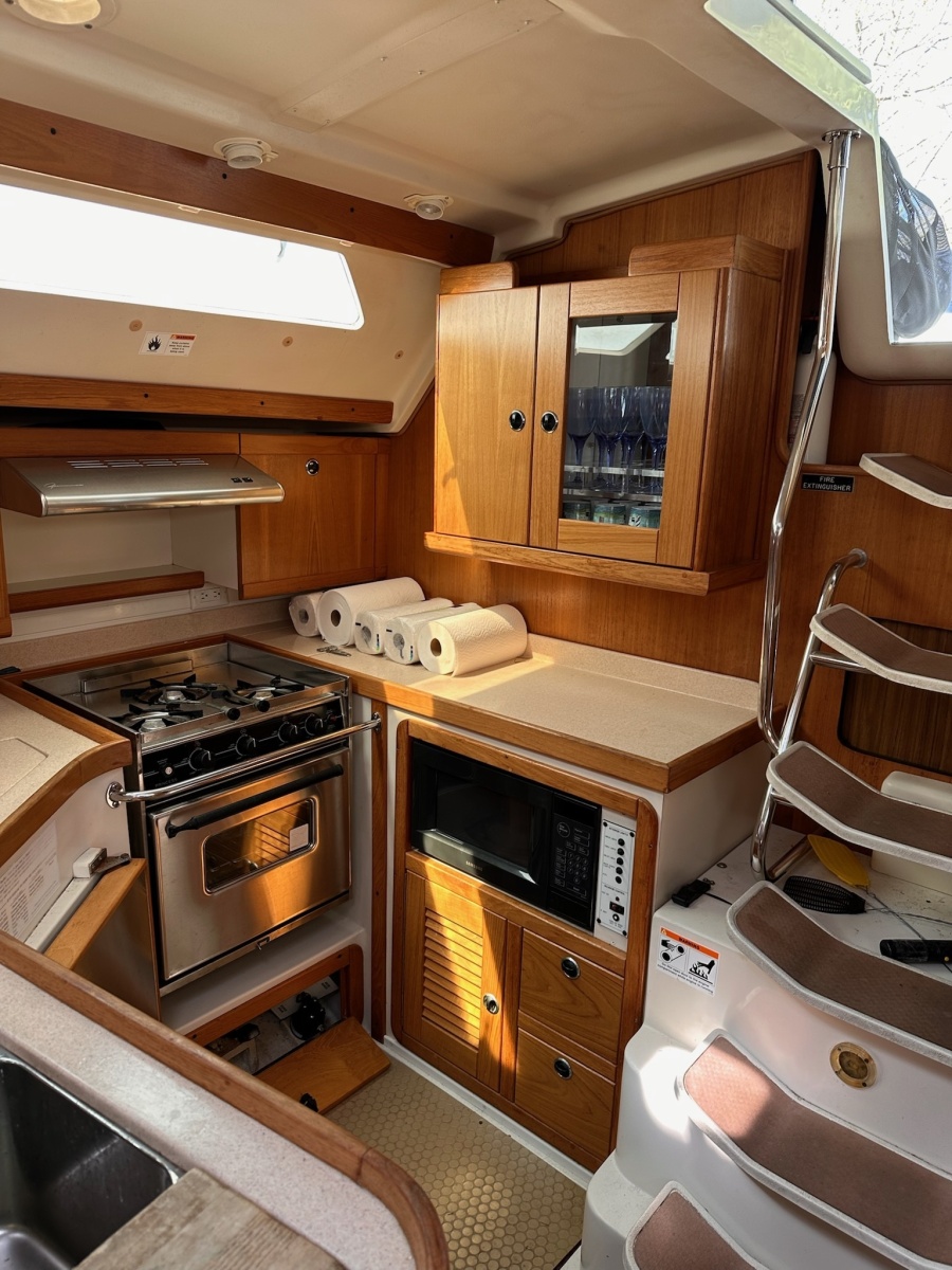 41' 2002 Catalina 400 mkII