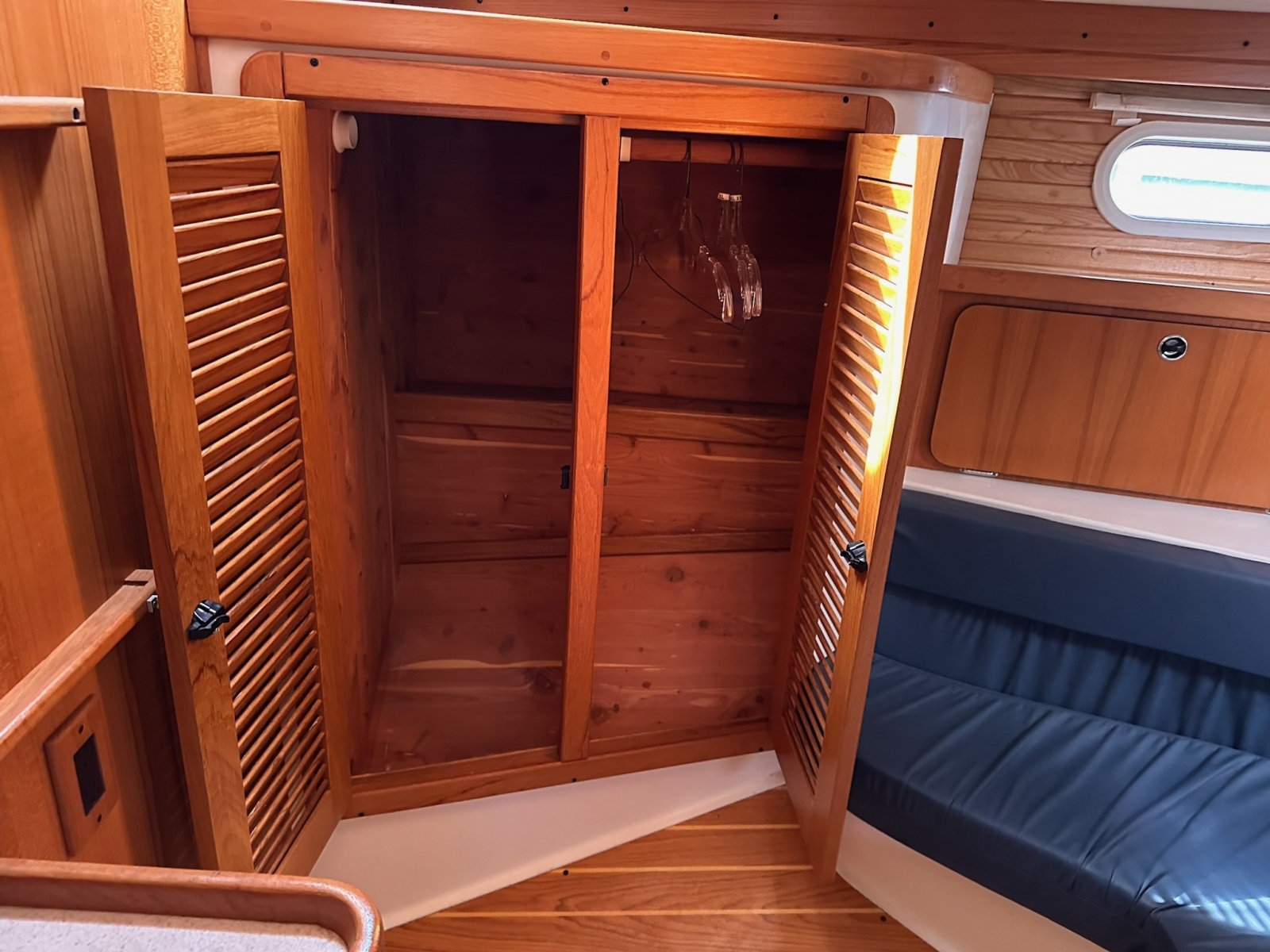 41' 2002 Catalina 400 mkII