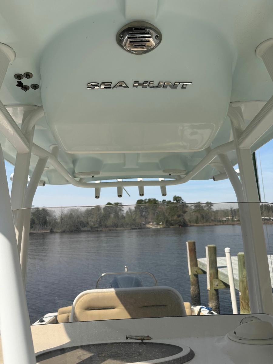 23' 2018 Sea Hunt Ultra 234