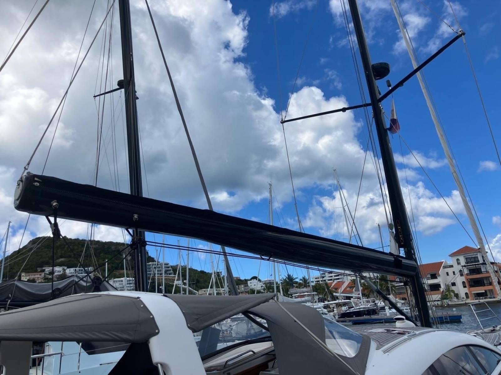 55' 2011 Wauquiez Pilot Saloon 55