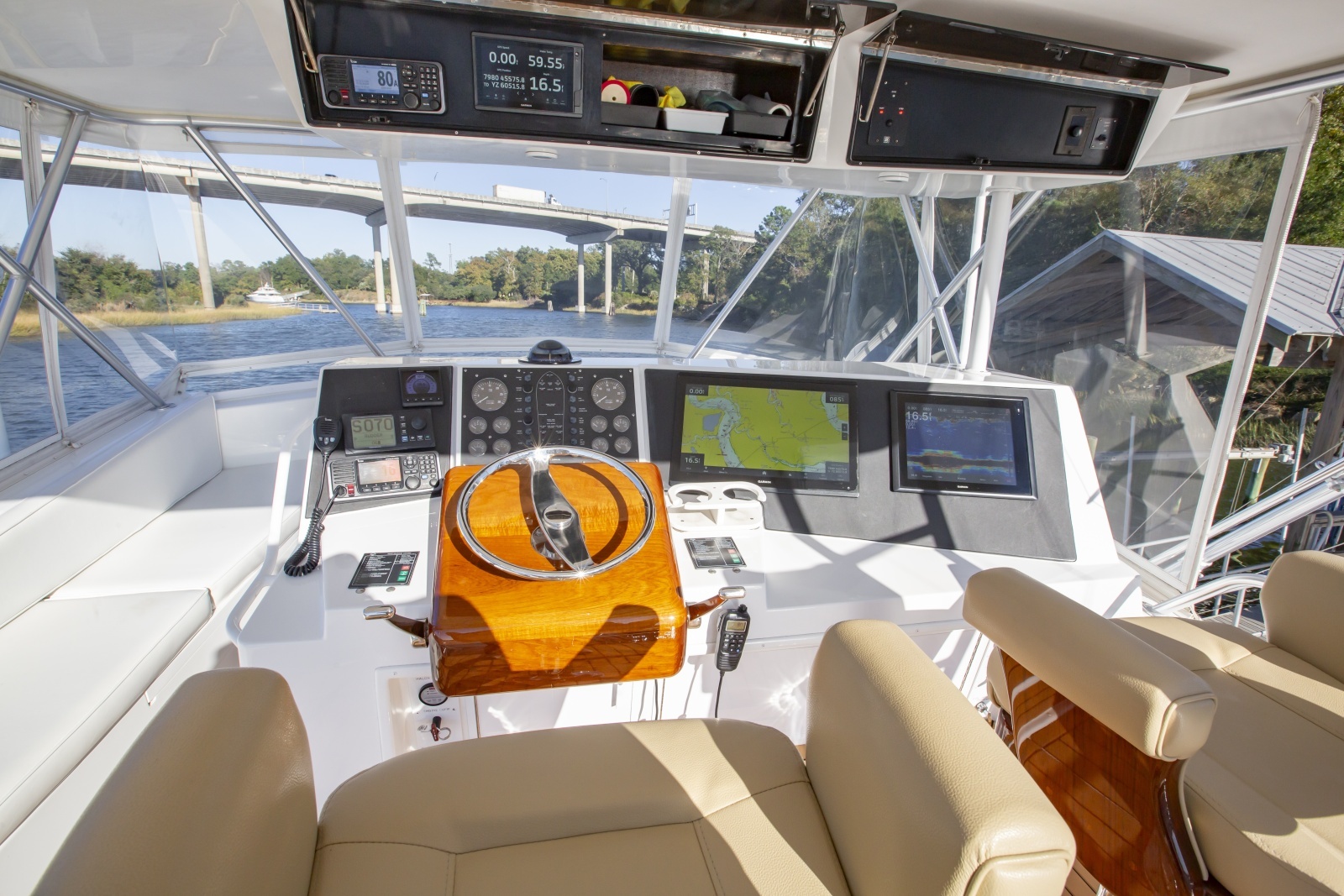 Viking 5- Lady S - Exterior Flybridge