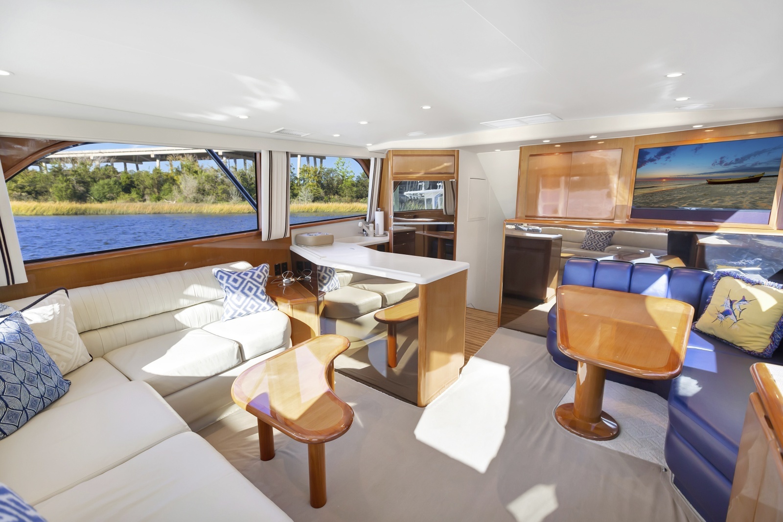 Viking 5- Lady S - Interior Salon