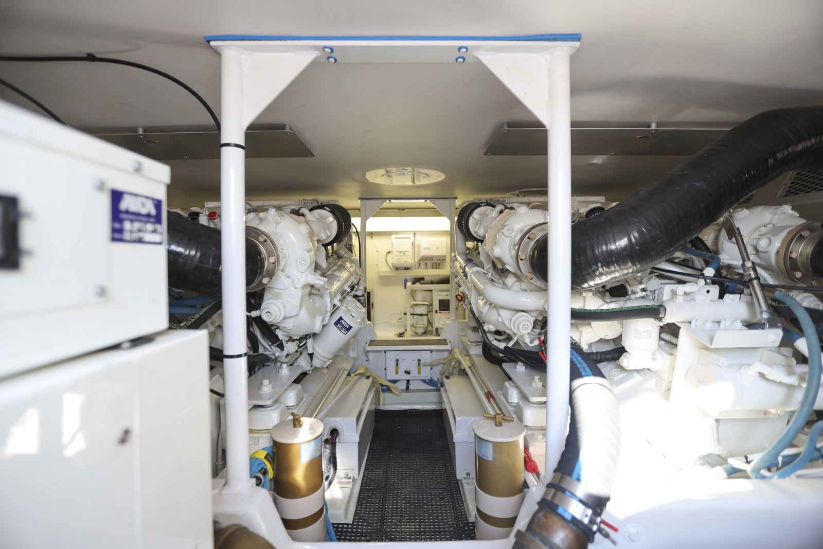 Viking 5- Lady S - Engine Room