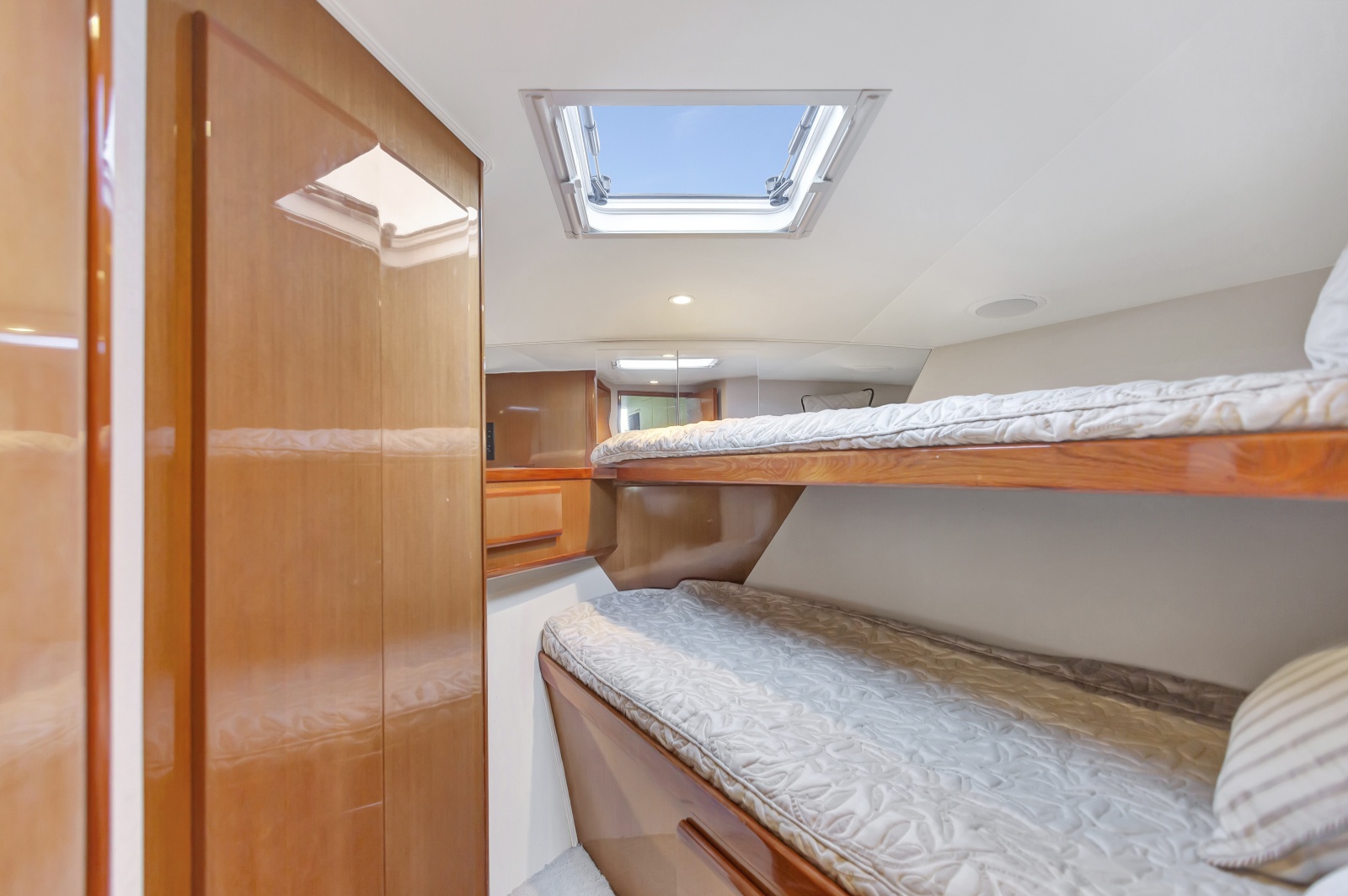 50' 2001 Viking 50 Convertible