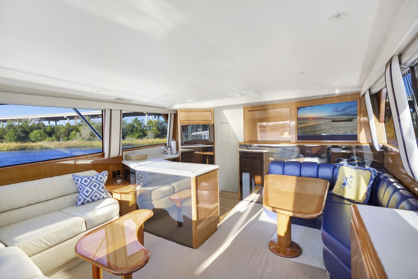 Viking 5- Lady S - Interior Salon