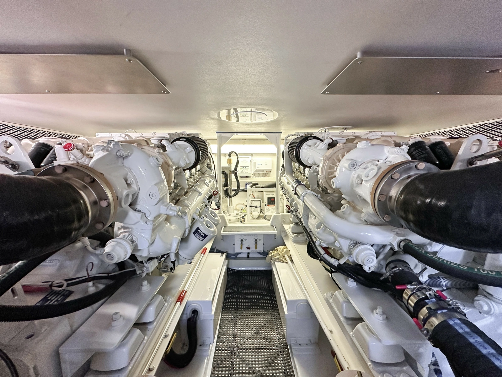 Viking 5- Lady S - Engine Room