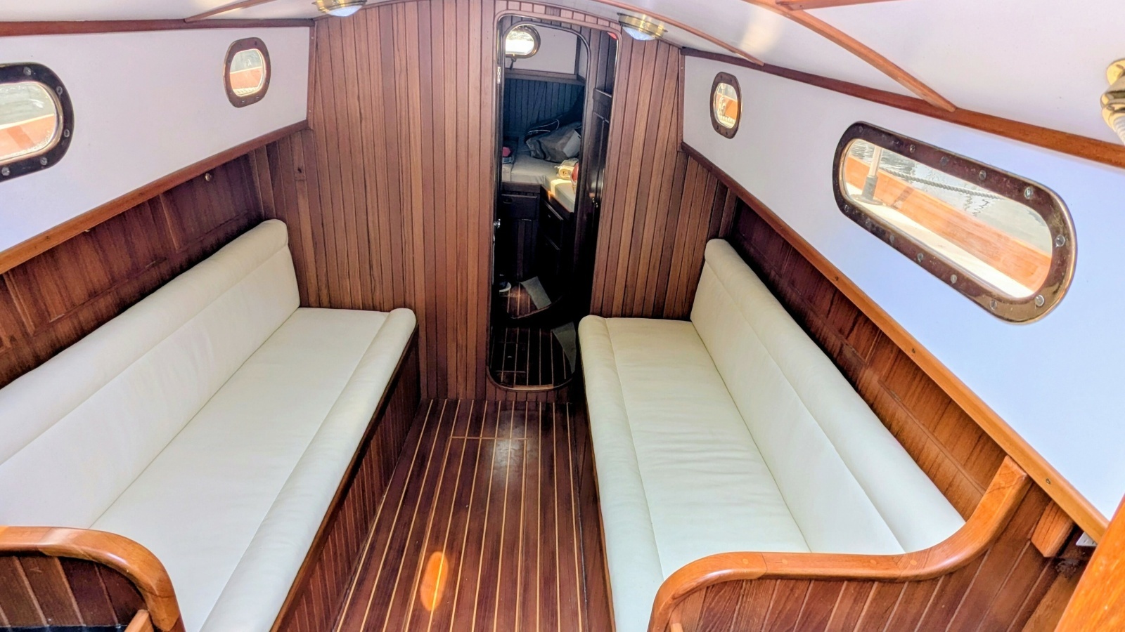 Intrepid 32ft Chesapeake Yacht For Sale