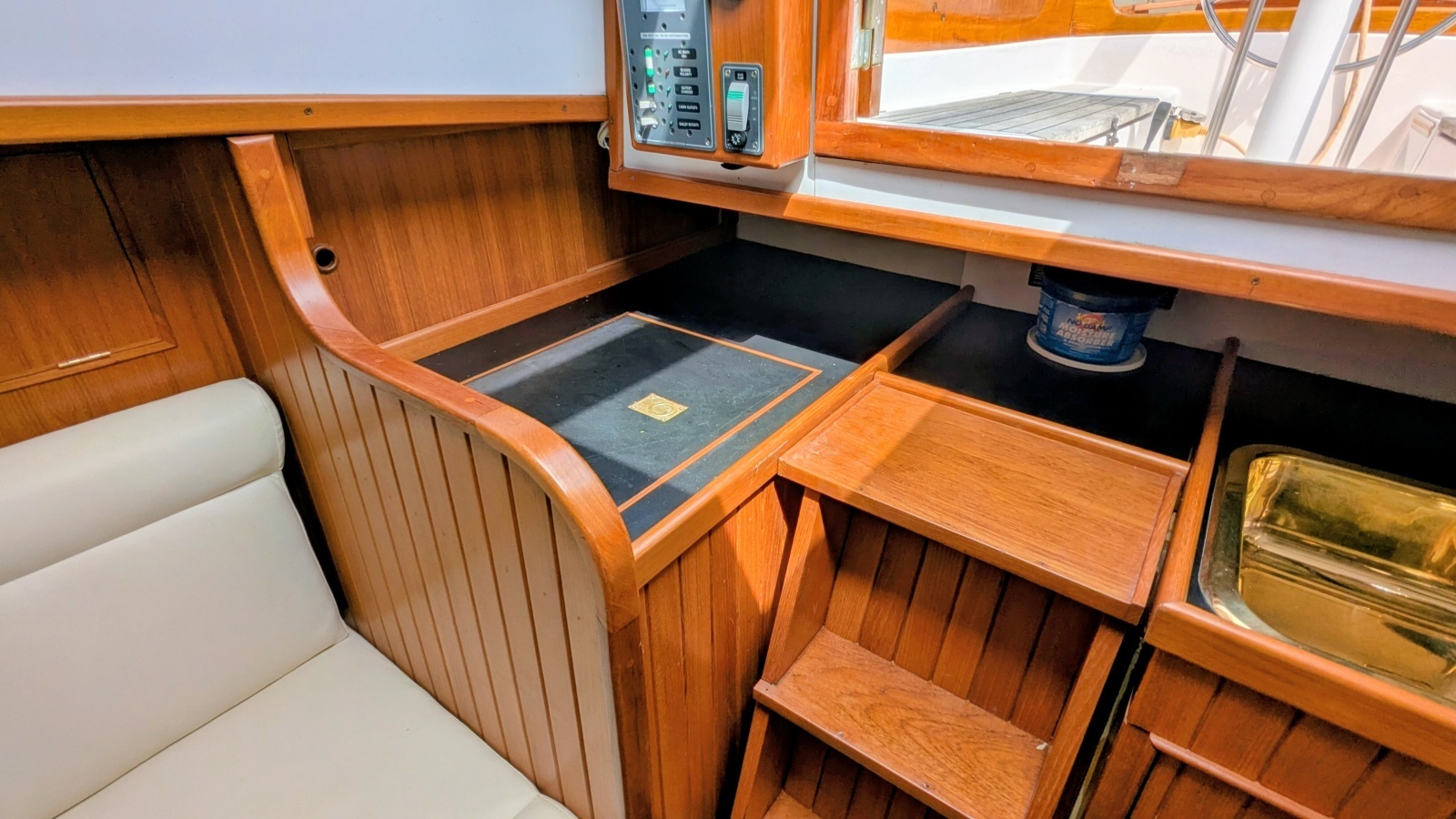 Intrepid 32ft Chesapeake Yacht For Sale