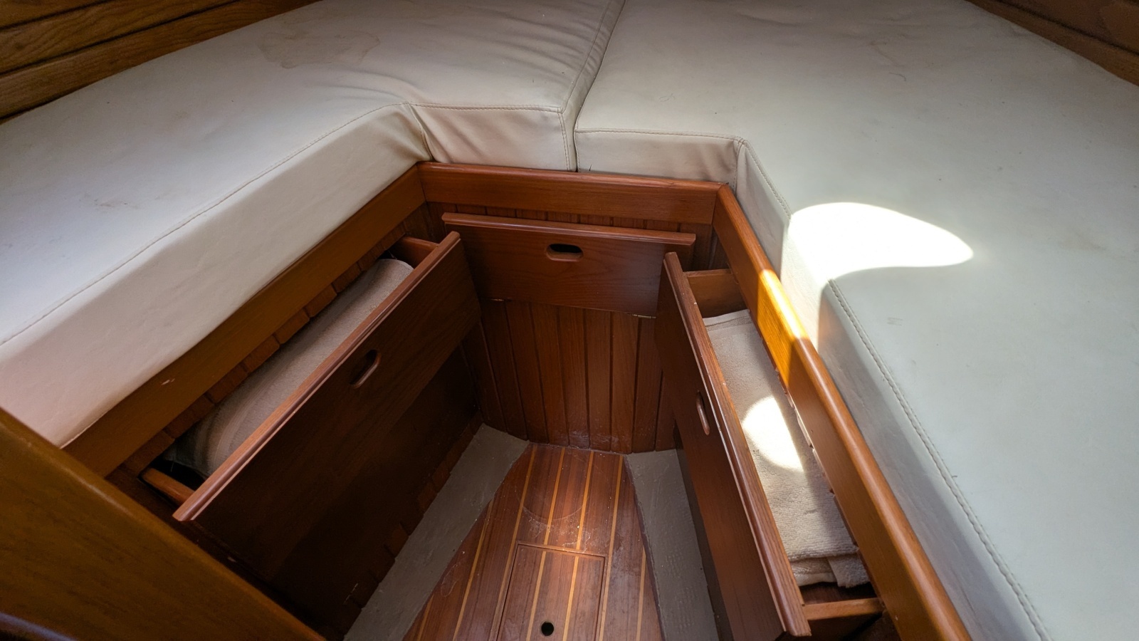 Intrepid 32ft Chesapeake Yacht For Sale