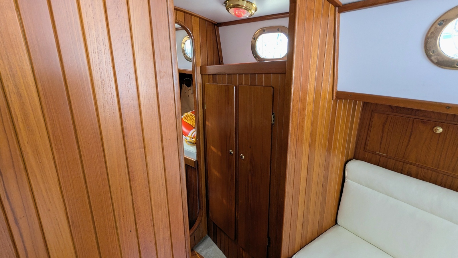 Intrepid 32ft Chesapeake Yacht For Sale