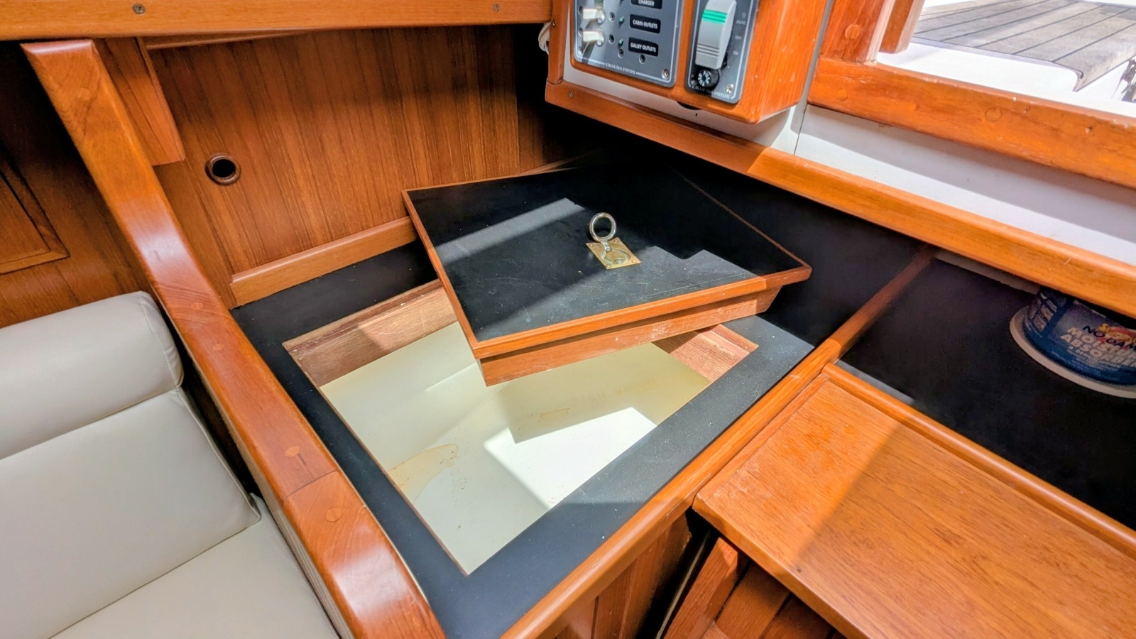 Intrepid 32ft Chesapeake Yacht For Sale