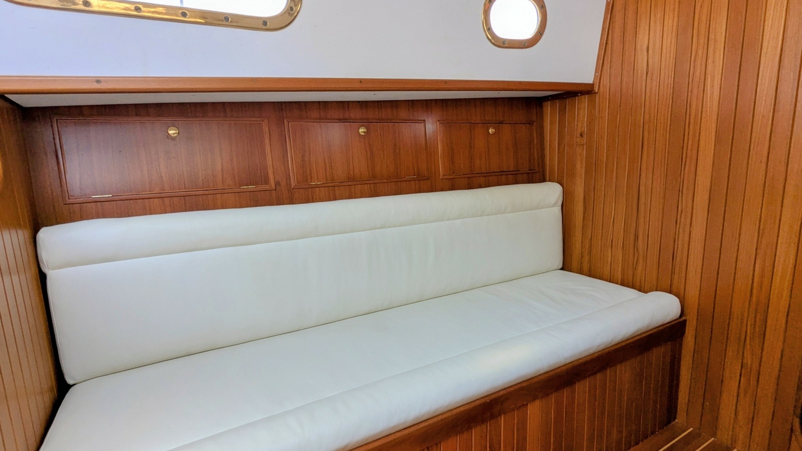 Intrepid 32ft Chesapeake Yacht For Sale