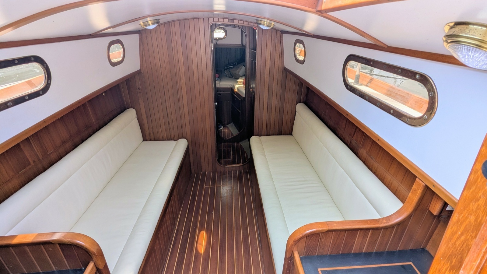 Intrepid 32ft Chesapeake Yacht For Sale