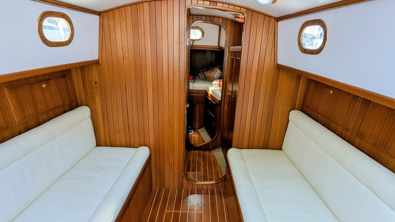 Intrepid 32ft Chesapeake Yacht For Sale