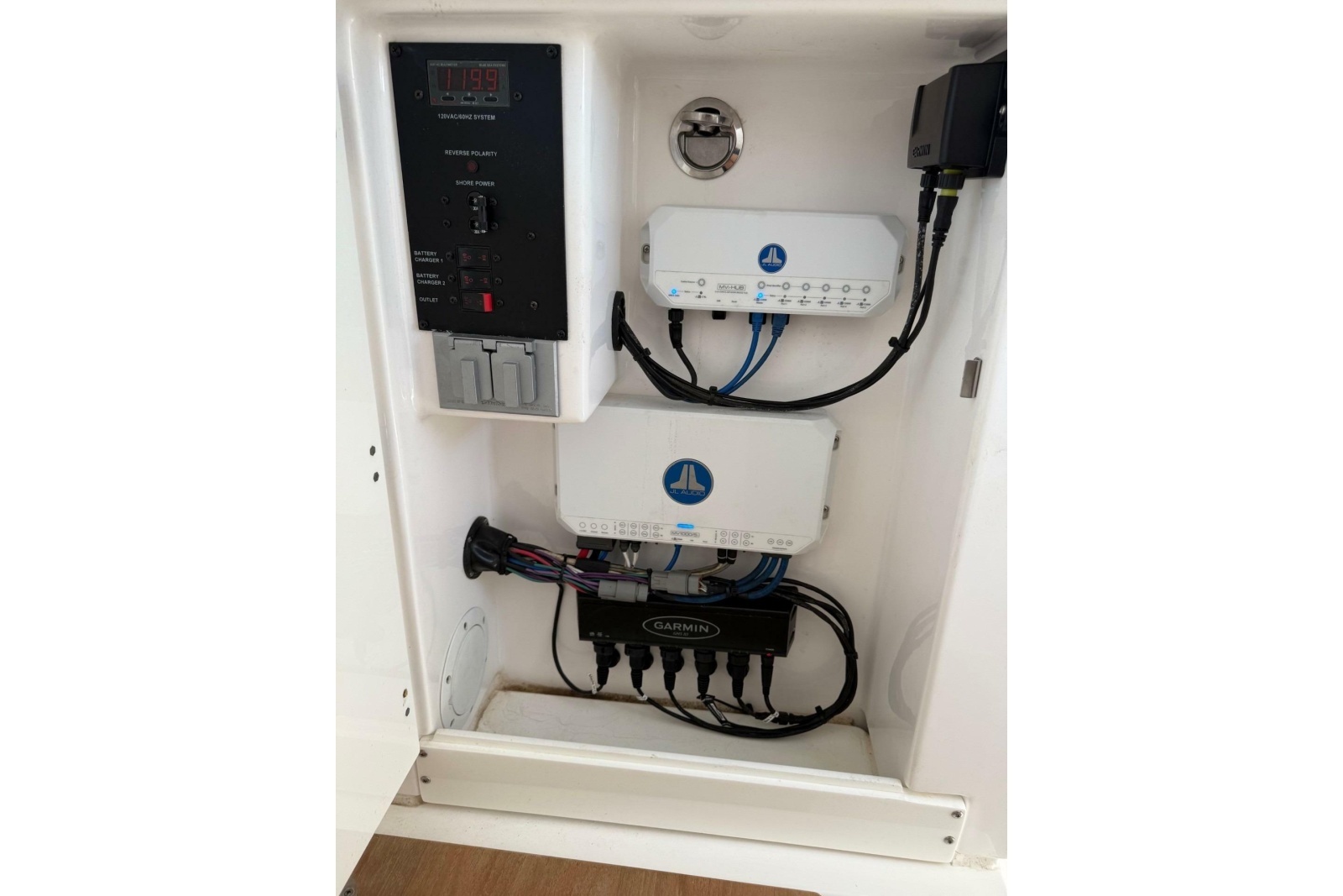 BABY SEAL 36ft Everglades Yacht For Sale