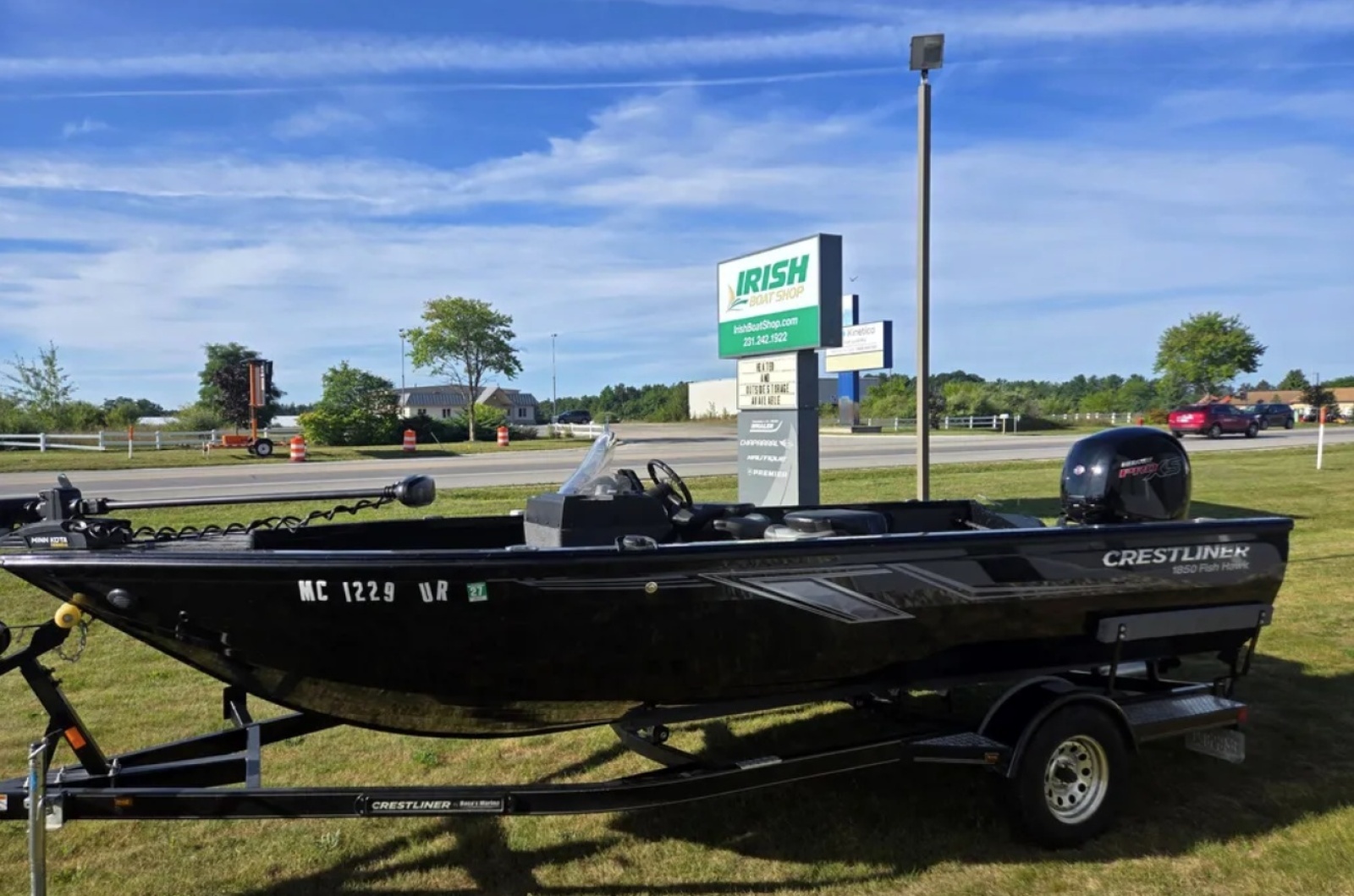 18ft Crestliner Yacht For Sale