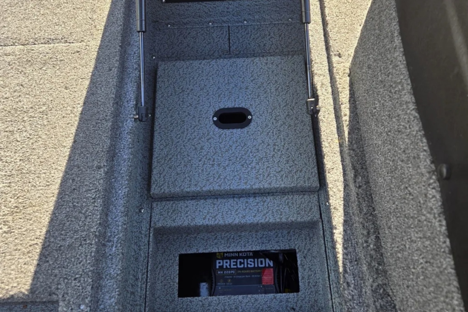 18ft Crestliner Yacht For Sale