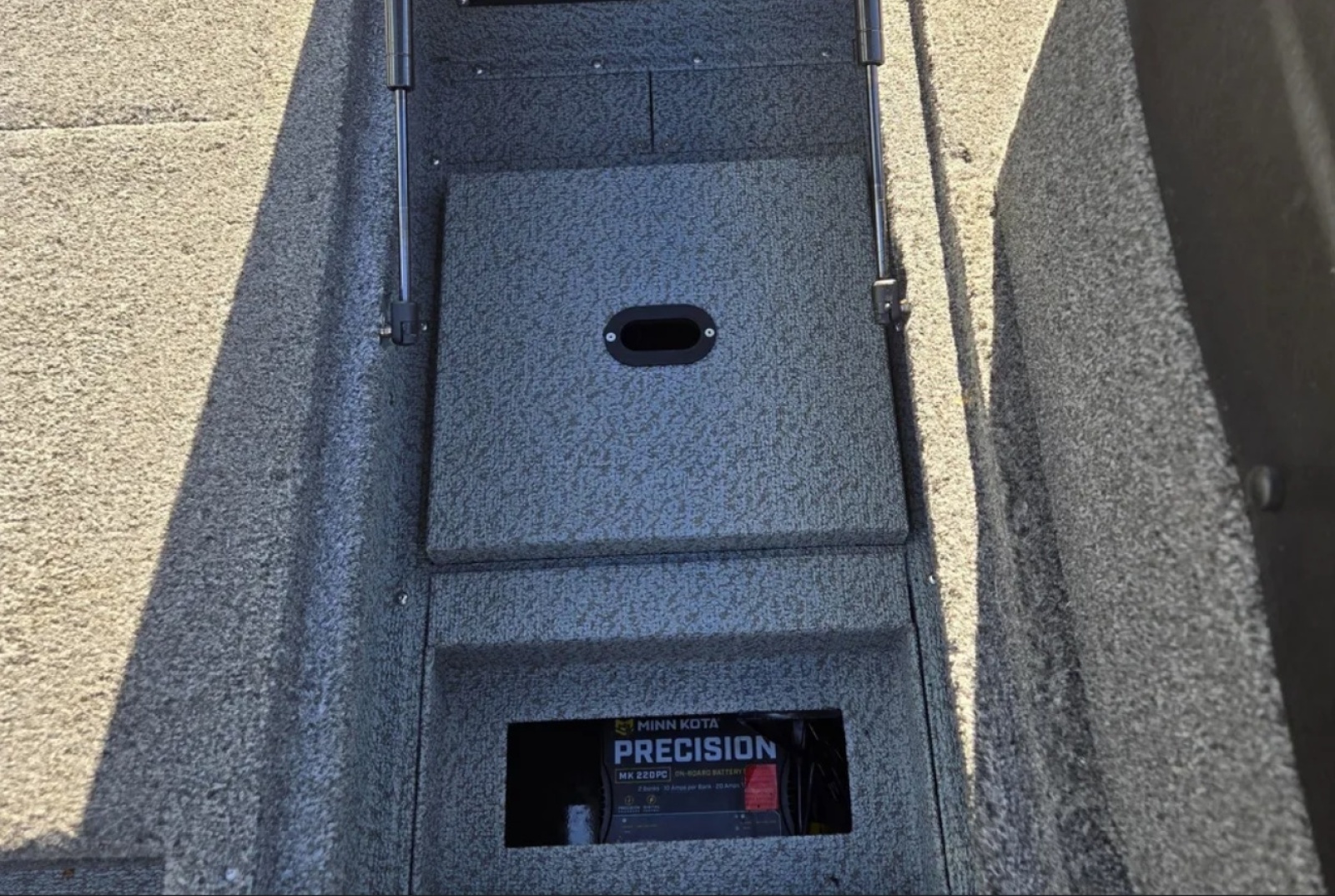 18ft Crestliner Yacht For Sale