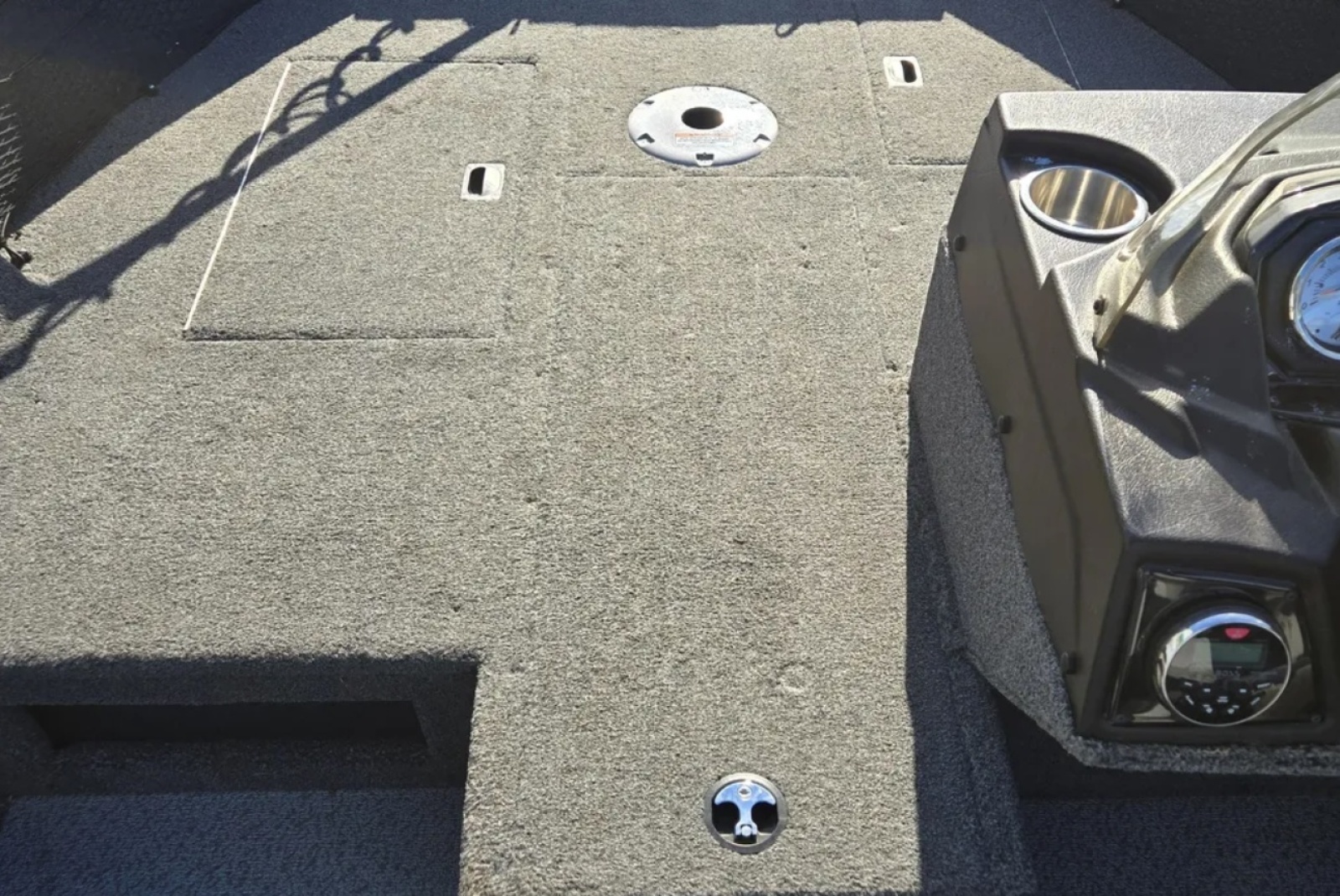 18ft Crestliner Yacht For Sale