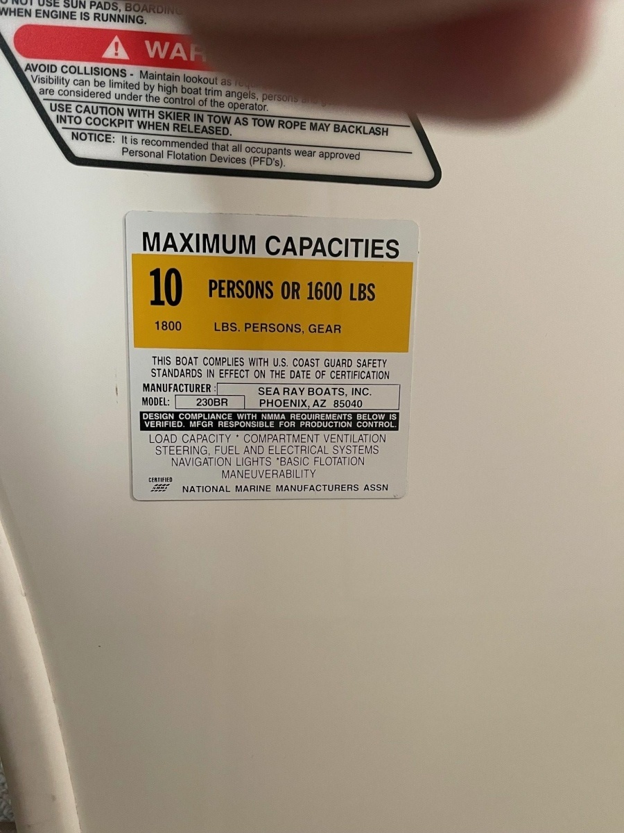 23ft Sea Ray Yacht For Sale