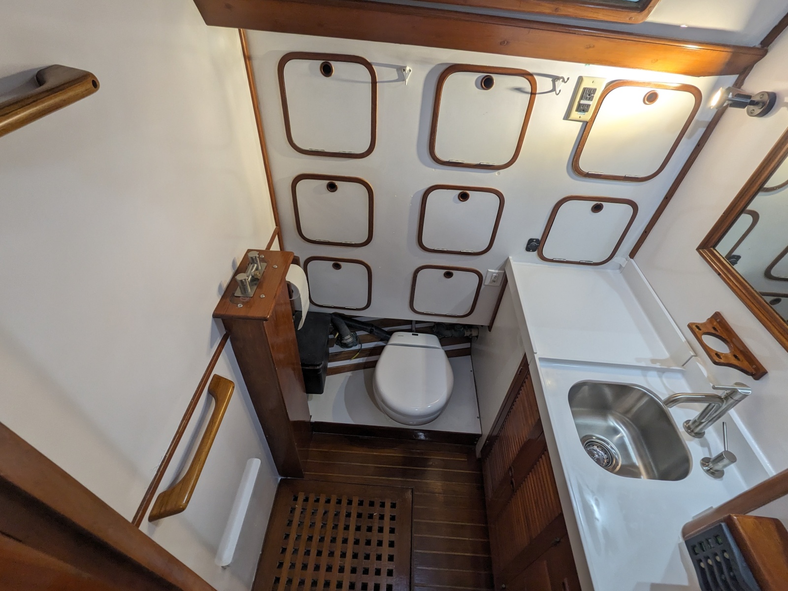 42' 1984 Tayana Vancouver 42