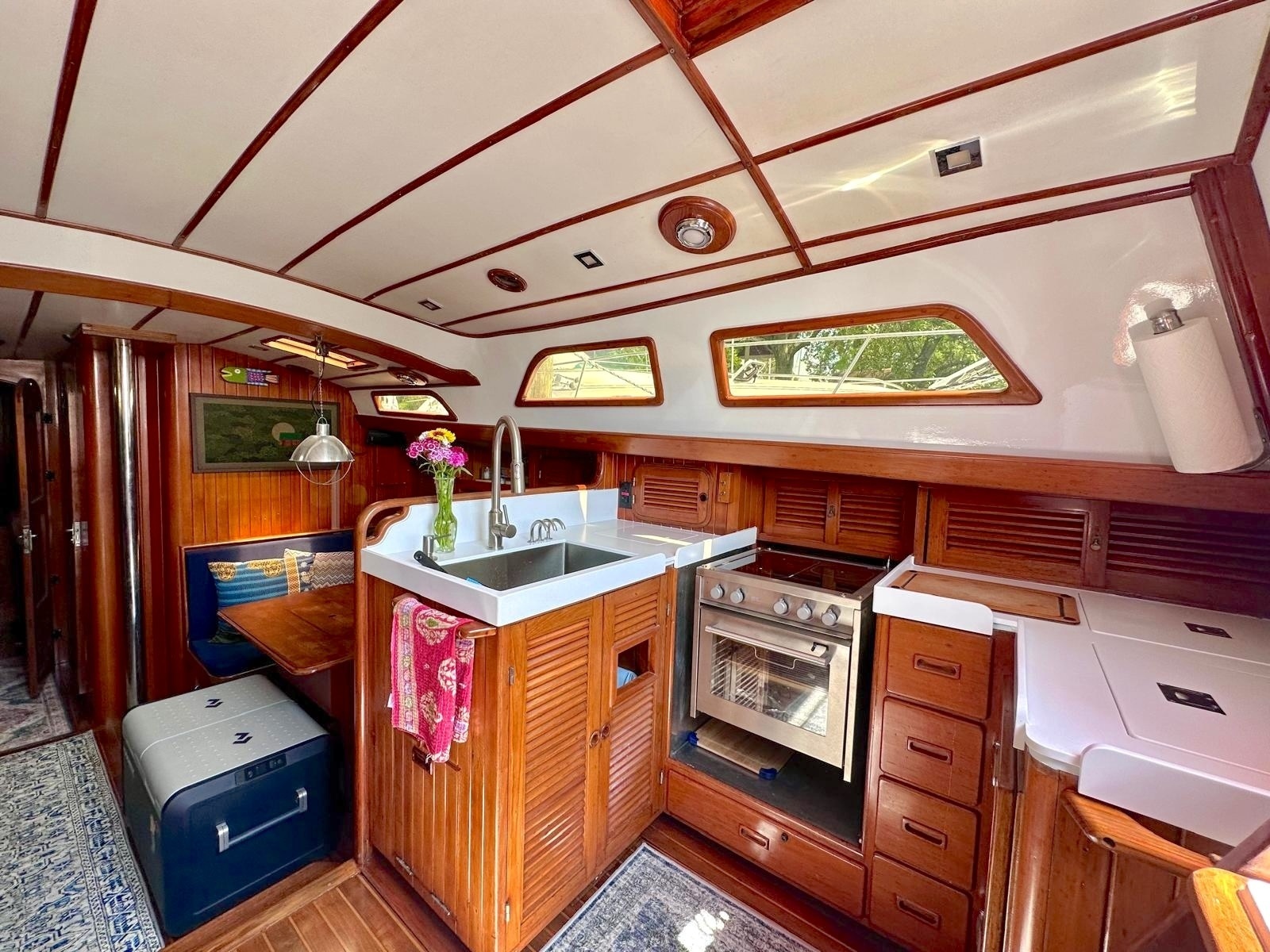 42' 1984 Tayana Vancouver 42