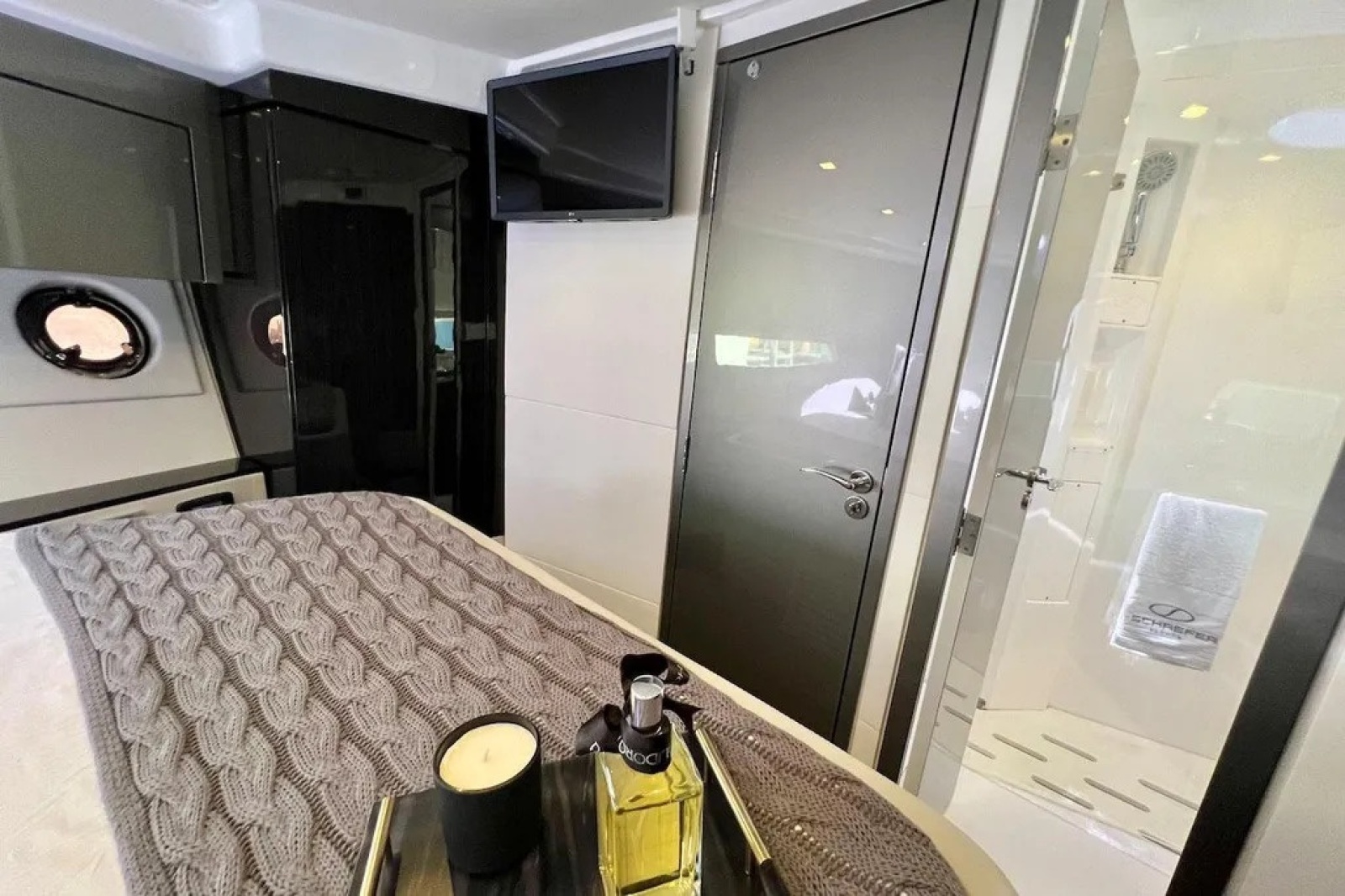 40' 2024 Schaefer 400