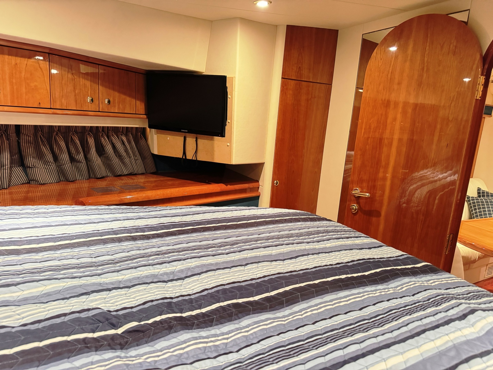 56' 2001 Neptunus 56 Express