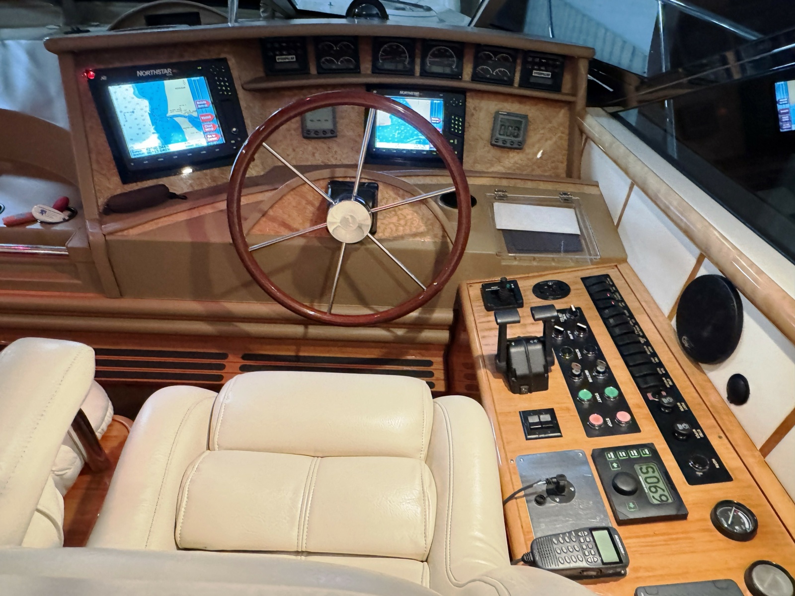 56' 2001 Neptunus 56 Express