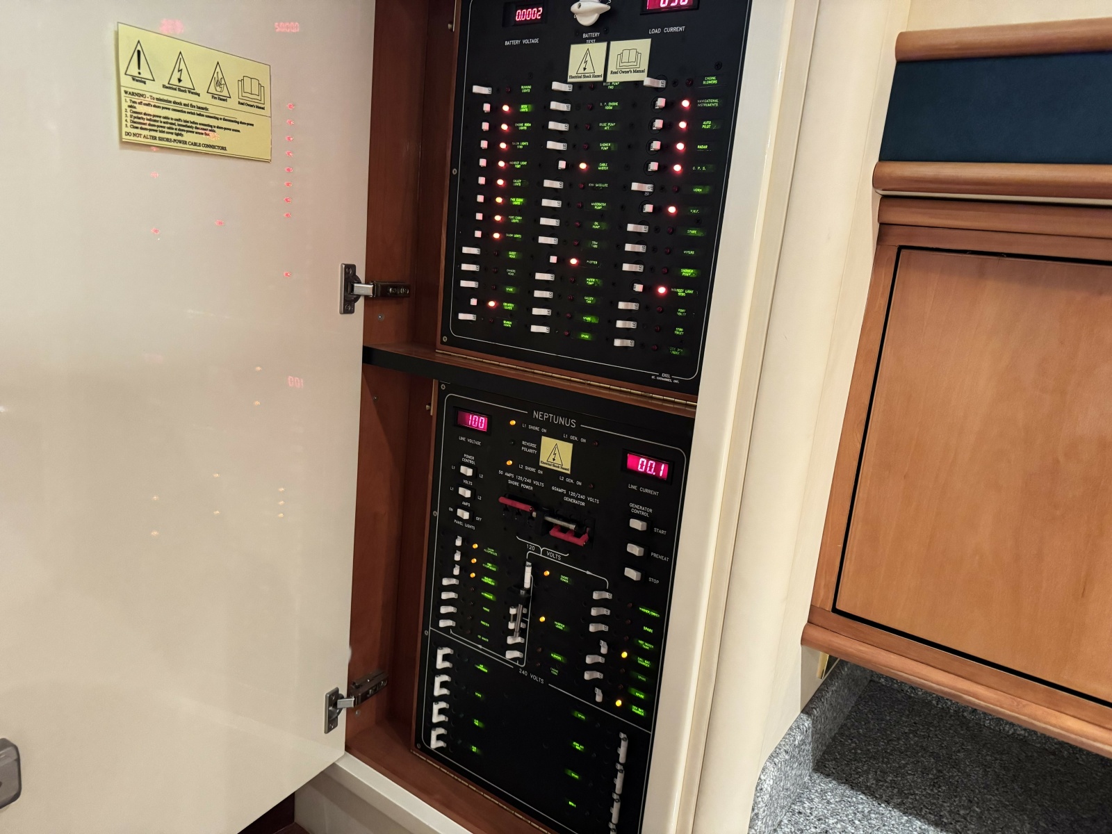 56' 2001 Neptunus 56 Express