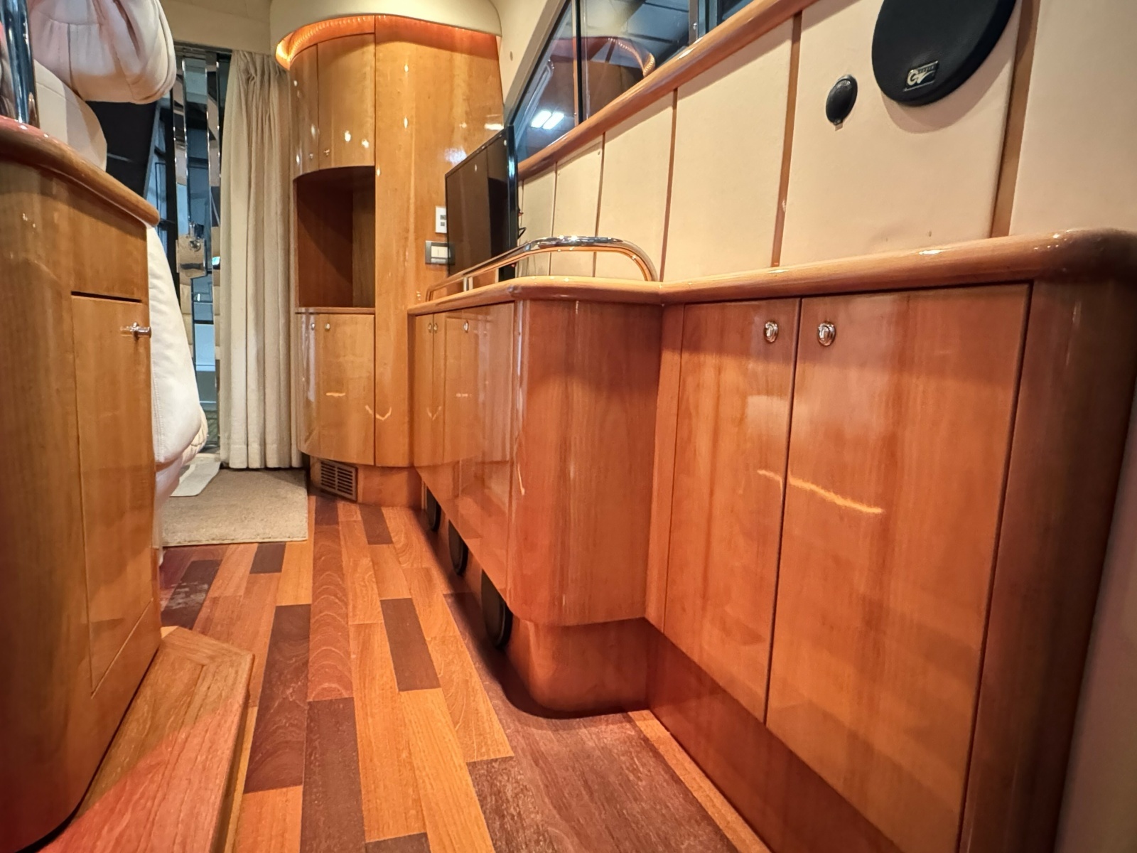 2001 Neptunus 56 Express