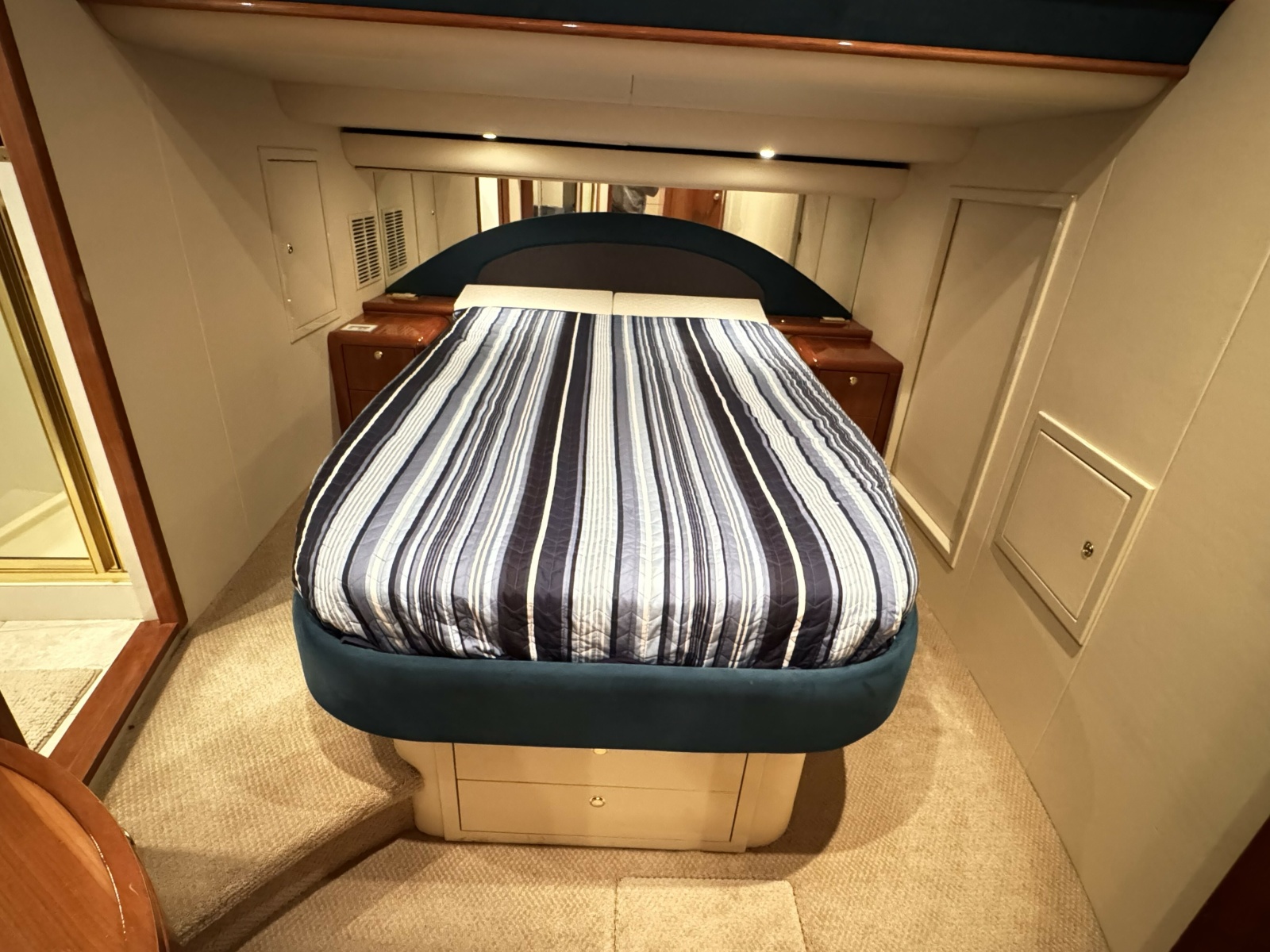 56' 2001 Neptunus 56 Express