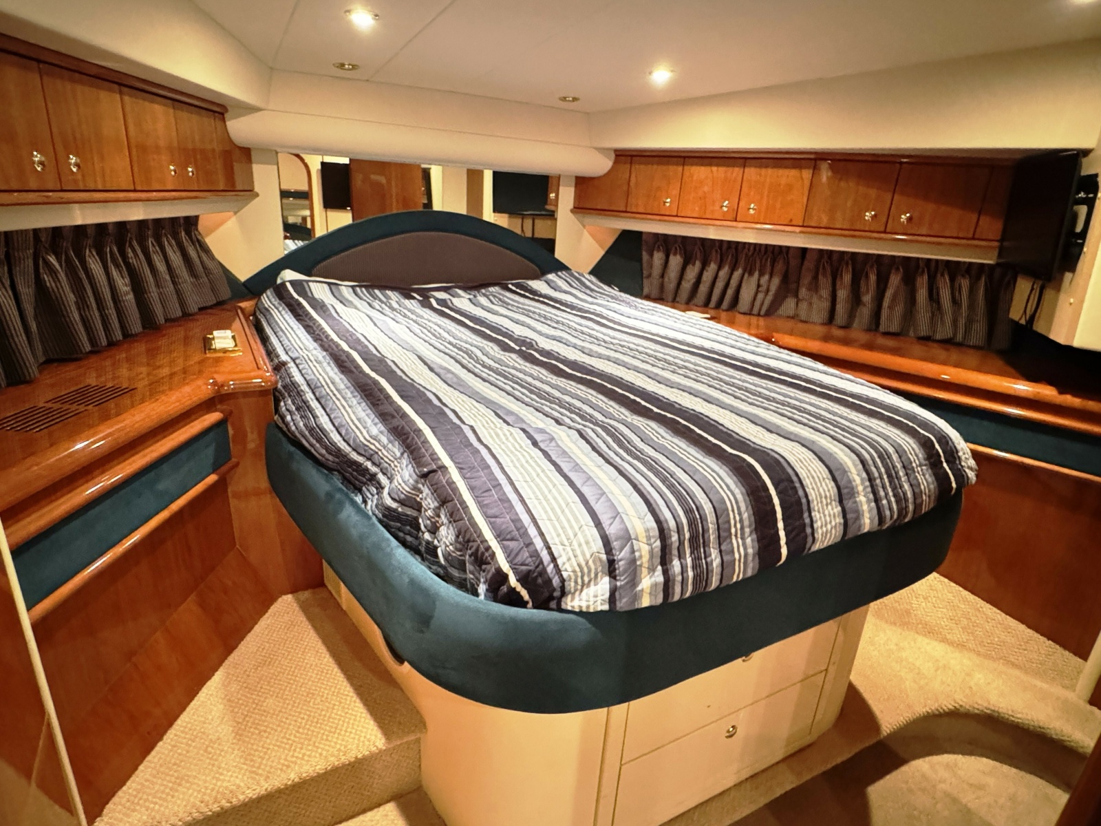 56' 2001 Neptunus 56 Express