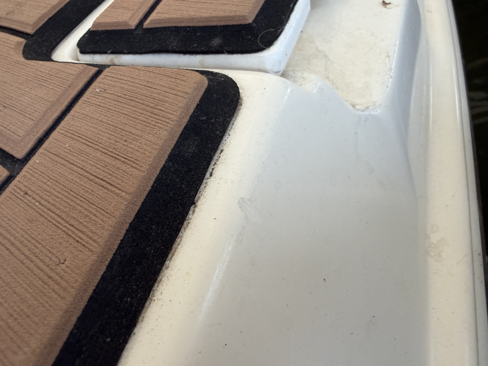 35ft Rinker Yacht For Sale