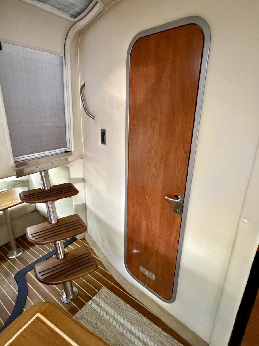 35ft Rinker Yacht For Sale