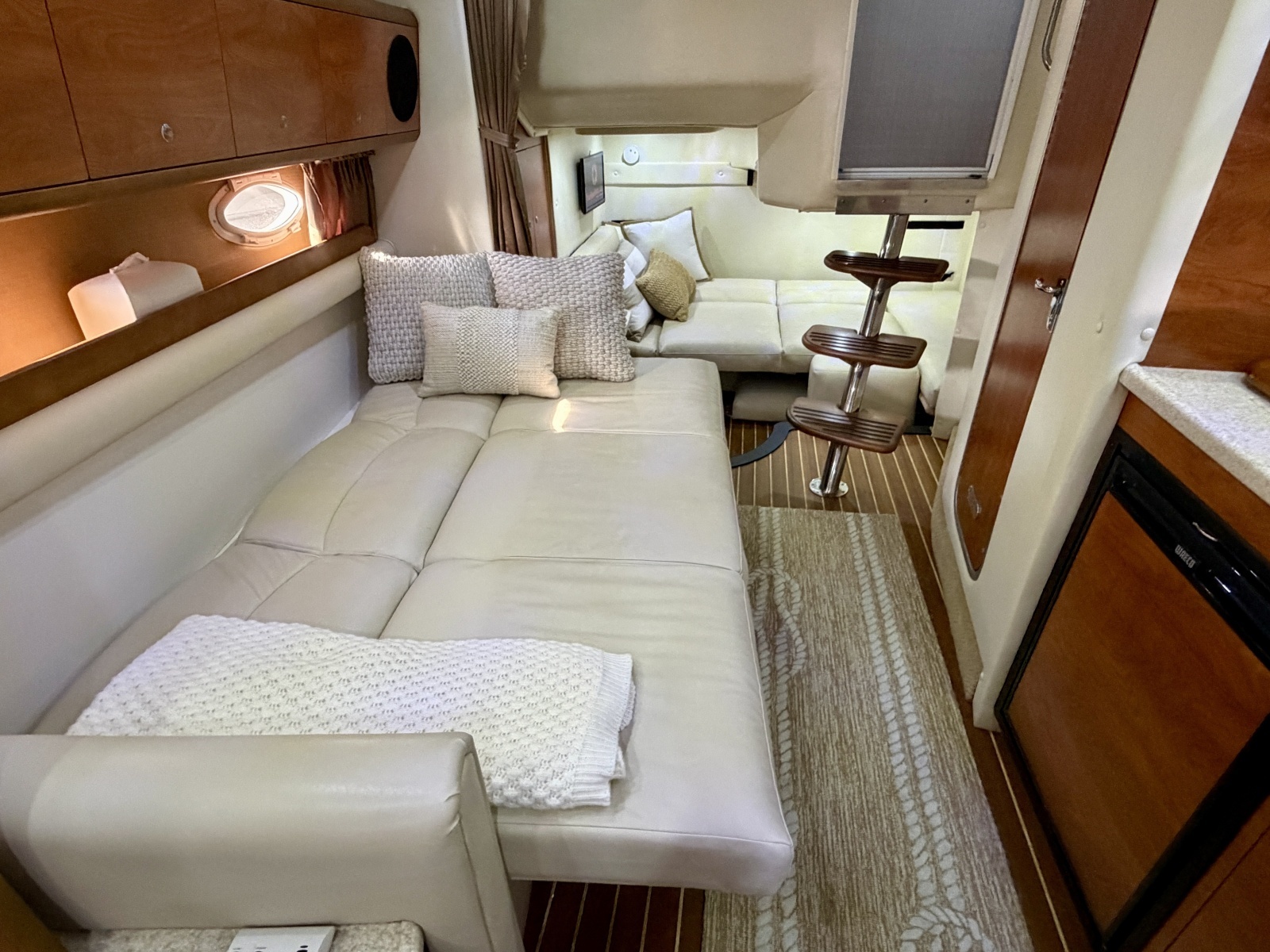 35ft Rinker Yacht For Sale