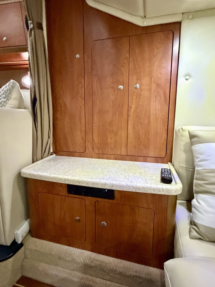 35ft Rinker Yacht For Sale