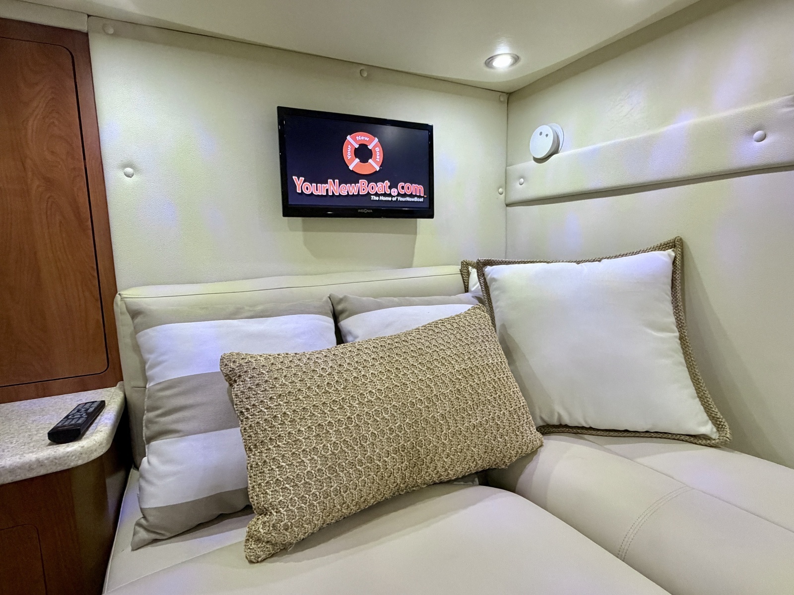 35ft Rinker Yacht For Sale