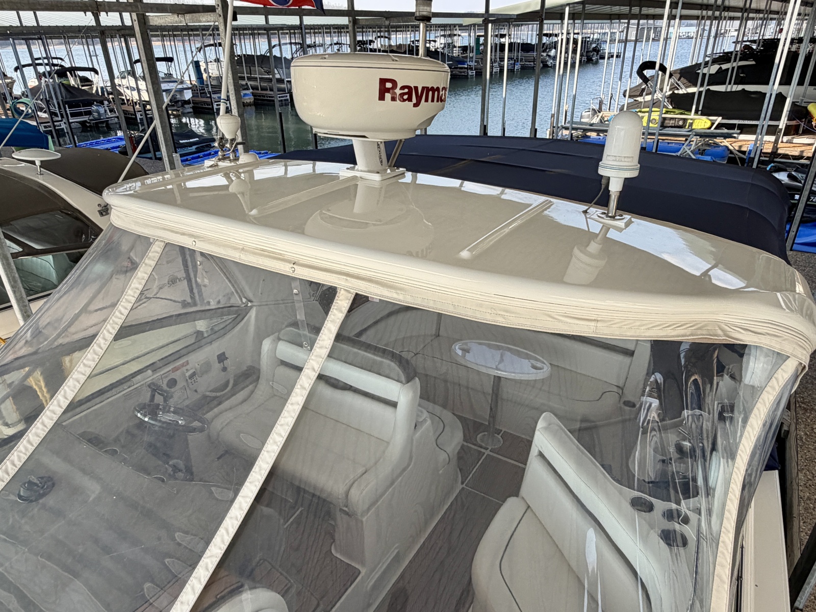 35' 2007 Rinker 350 Express Cruiser