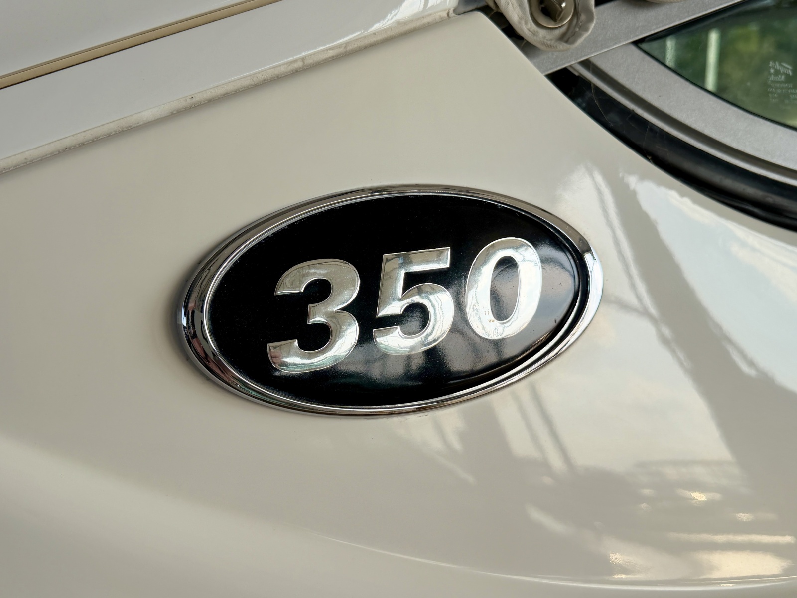 35' 2007 Rinker 350 Express Cruiser