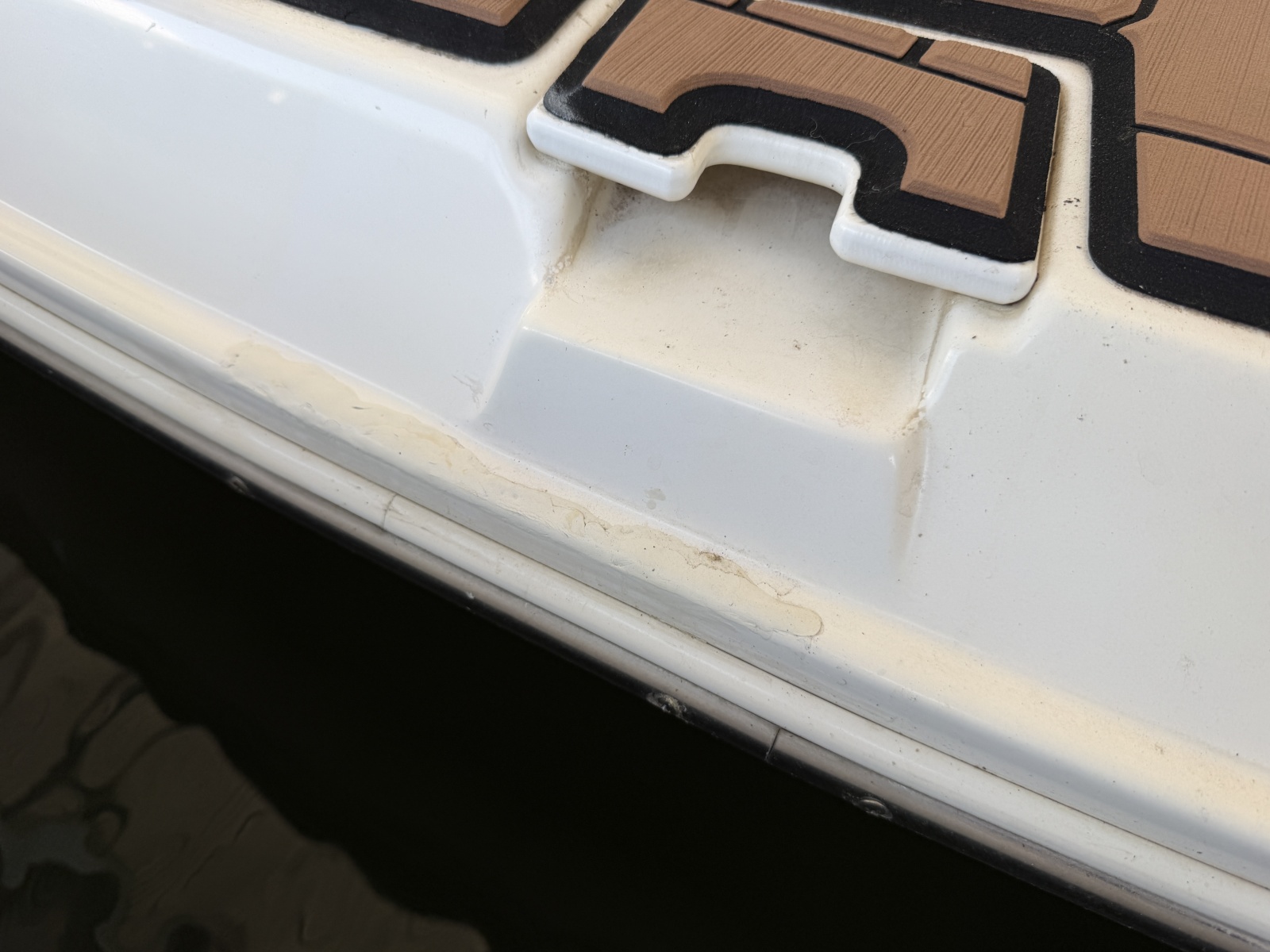 35' 2007 Rinker 350 Express Cruiser