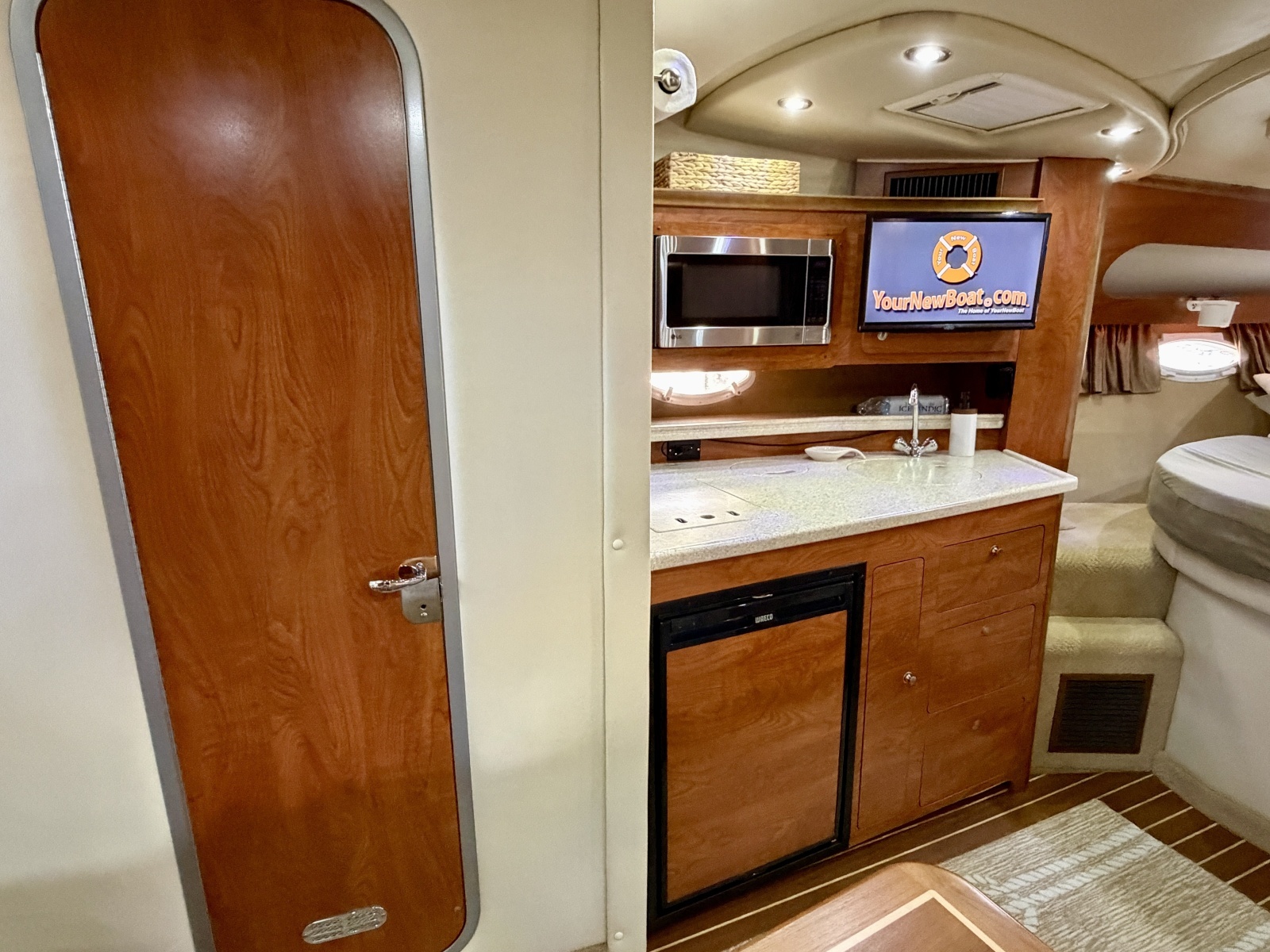 35ft Rinker Yacht For Sale