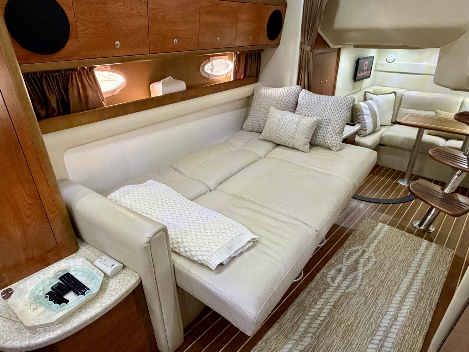 35ft Rinker Yacht For Sale