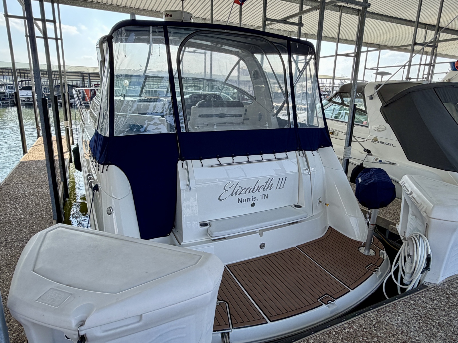 35' 2007 Rinker 350 Express Cruiser