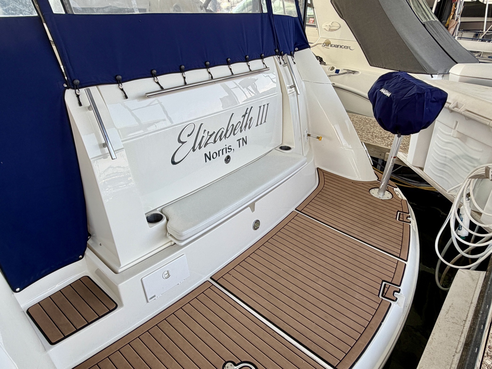 35ft Rinker Yacht For Sale