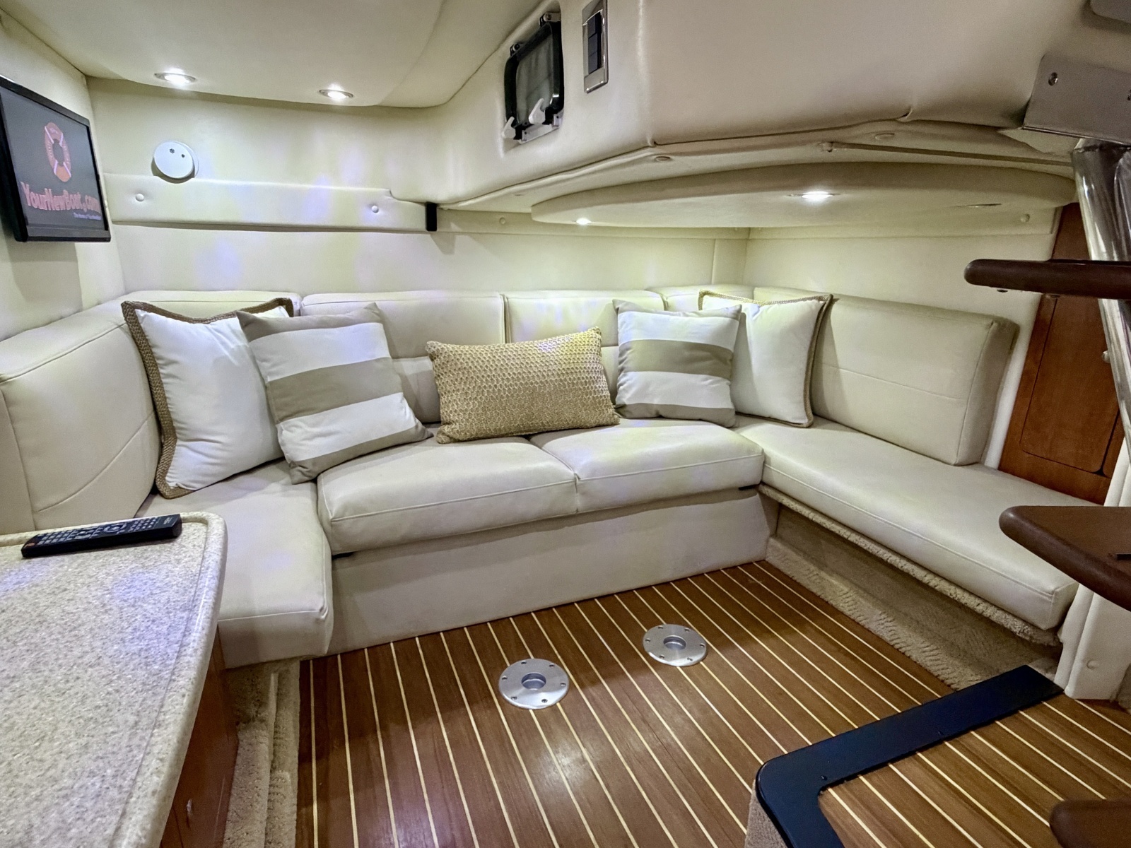 35ft Rinker Yacht For Sale