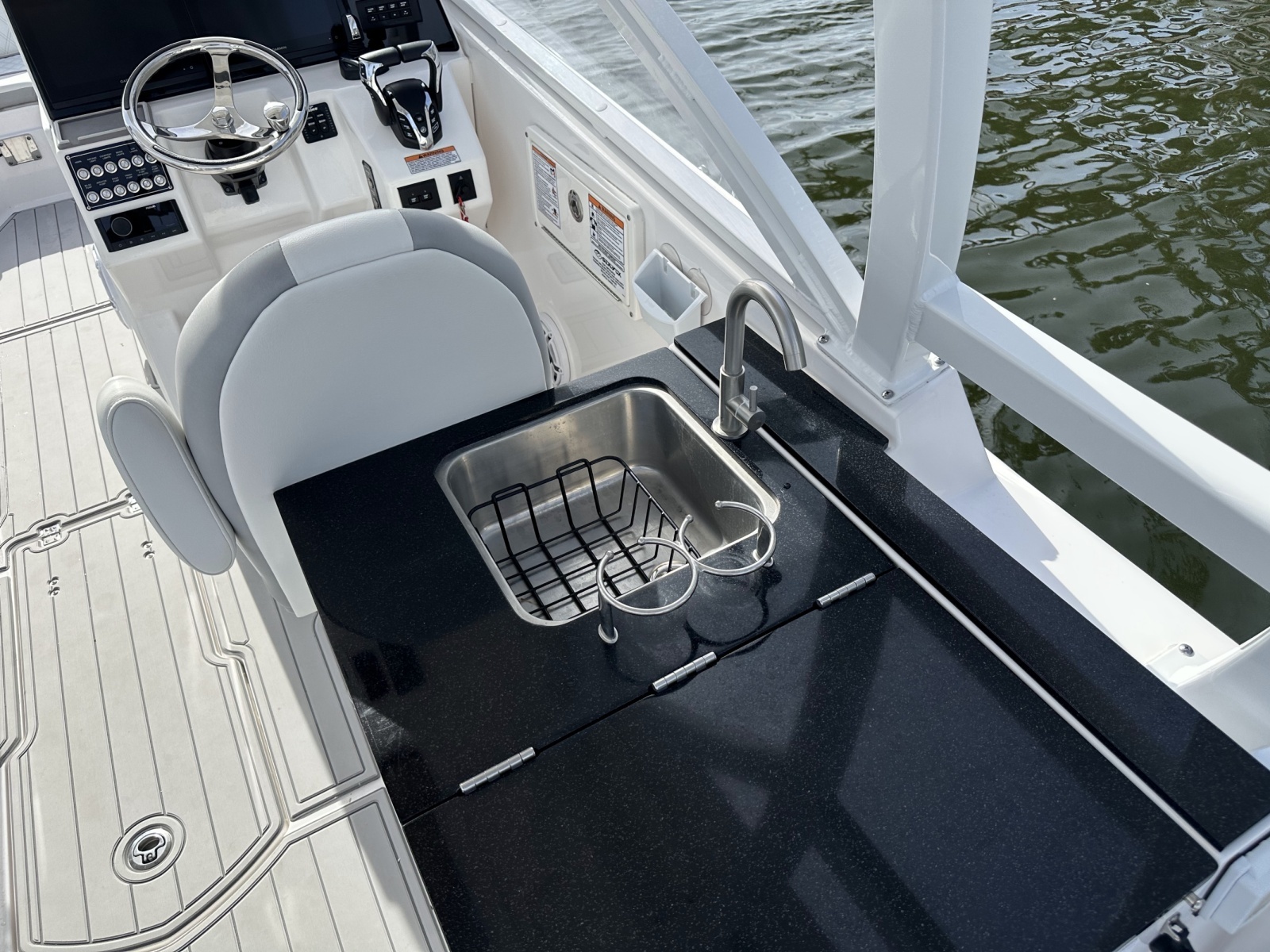 2025 Sea Fox 288 Traveler