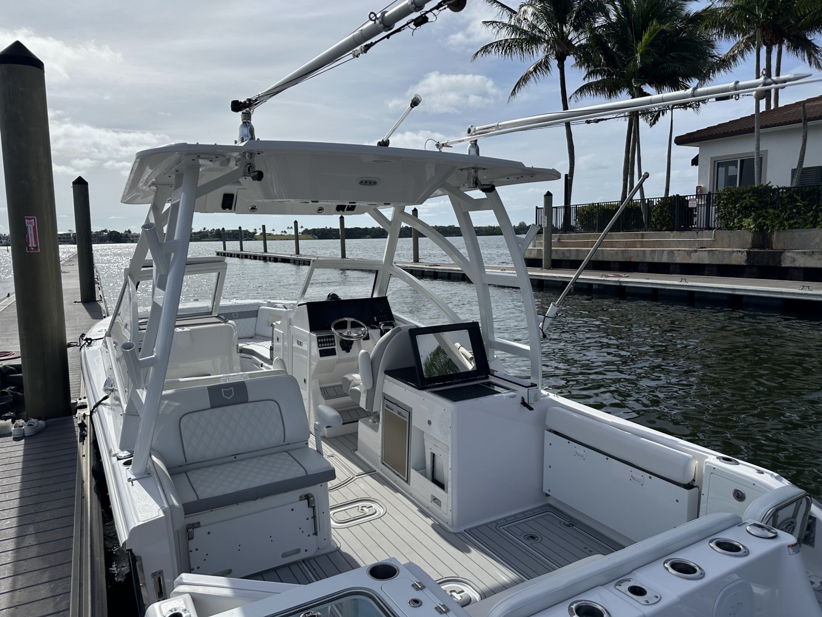 2025 Sea Fox 288 Traveler